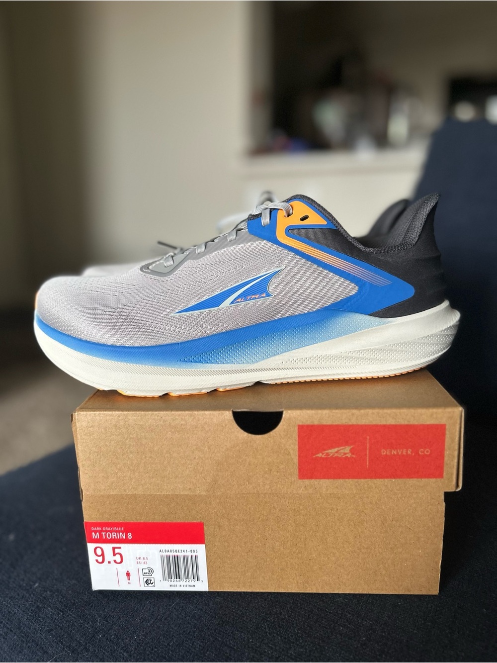 NEW Altra Men's Torin 8 Running Shoe - size 9.5 - Gray/Blue/Orange